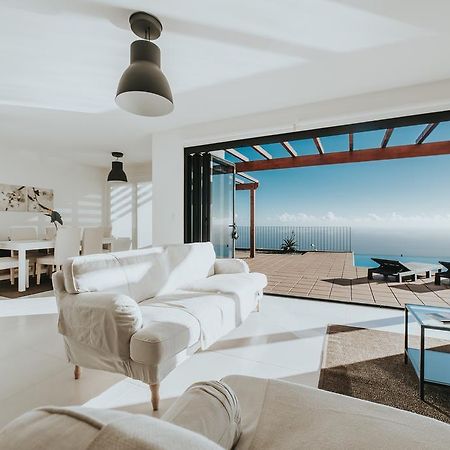 Ocean View Villa ฟุงชาล ภายนอก รูปภาพ