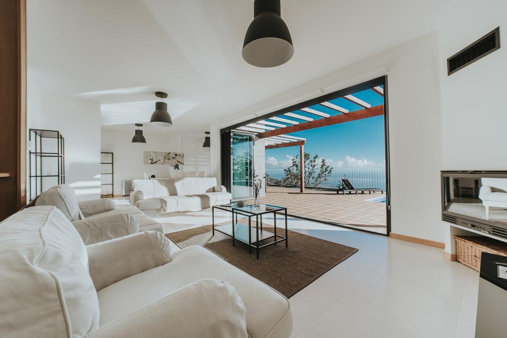 Ocean View Villa ฟุงชาล ภายนอก รูปภาพ
