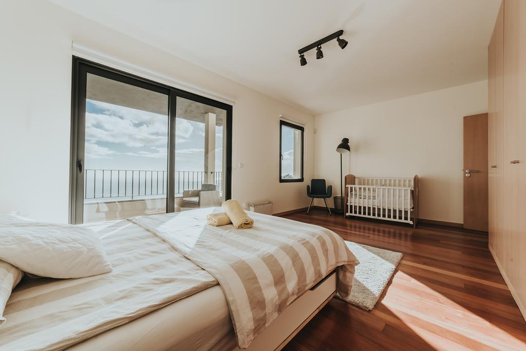 Ocean View Villa ฟุงชาล ภายนอก รูปภาพ